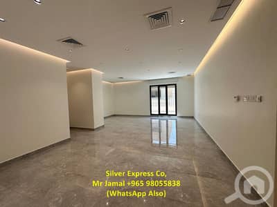 شقة 5 غرف نوم للايجار في ابو فطيرة، مدينة الكويت - Spacious 5 Bedrooms Villa Floor with Balcony in Abu Fatira.