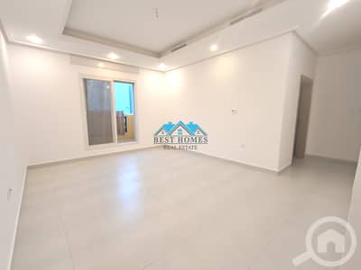 فلیٹ 3 غرف نوم للايجار في الصديق، مدينة الكويت - Nice & Modern 3 Bedrooms Apartment with Balcony in Sadeeq