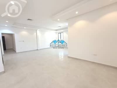 فلیٹ 4 غرف نوم للايجار في الجابرية، مدينة الكويت - Stylish 4 Bedroom Apartment with Balcony in Jabriya