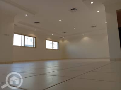 3 Bedroom Villa for Rent in Al Zahra, Kuwait City - للإيجار دور في الزهراء مع بلكون كبيره ٧٠٠ دينار