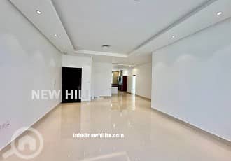 فلیٹ 3 غرف نوم للايجار في الصديق، مدينة الكويت - Spacious 3-Bedroom Apartment with Balcony for Rent in Siddeeq