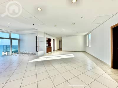 3 Bedroom Flat for Rent in Al Manqaf, Kuwait City - Three bedroom seaview apartment with balcony for rent in Mangaf