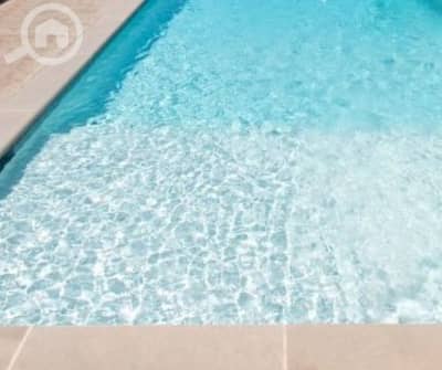 شقة 4 غرف نوم للايجار في أبو الحصانية، مدينة الكويت - Private pool! 4 bedroom in abu hasaniya.