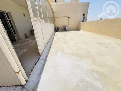 فلیٹ 3 غرف نوم للايجار في المنقف، مدينة الكويت - Very nice villa flat with roof top فلیٹ 3 غرف نوم للايجار في المنقف، مدينة الكويت - Very nice villa flat with roof top