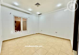 فلیٹ 3 غرف نوم للايجار في المنطقة الحرة، مدينة الكويت - Ground Floor 3 Master Bedroom Floor for Rent in Qadsiya – Spacious