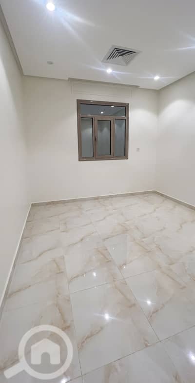 4 Bedroom Flat for Rent in Sabahiya, Kuwait City - للإيجار شقة كبيرة في الصباحية