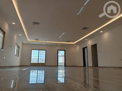 4 Bedroom Villa for Rent in Al Jabriya, Kuwait City - للإيجار دور وربع في الجابرية مع بلكون