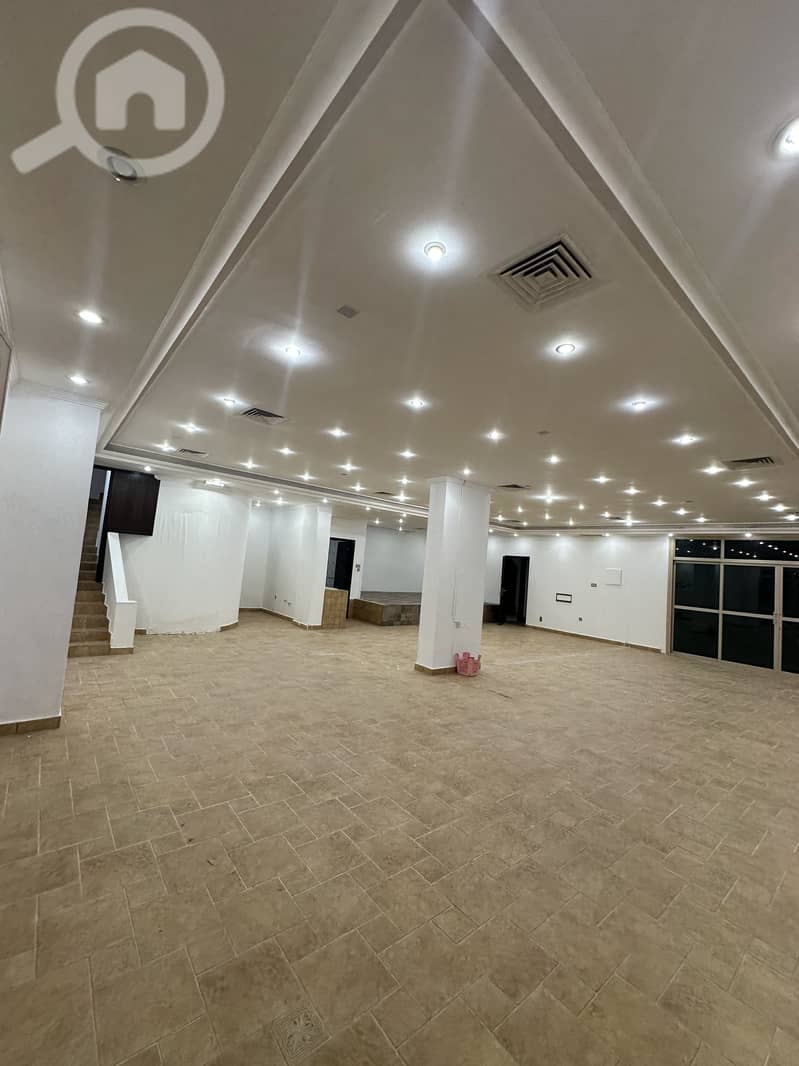 للإيجار فيلا راقية في العدان للإيجار فيلا راقية في العدان