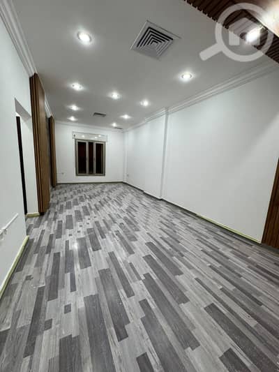 3 Bedroom Flat for Rent in Salwa, Kuwait City - للايجار شقة بسلوى 3 غرف الدور التاني