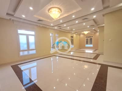 5 Bedroom Apartment for Rent in Al Zahra, Kuwait City - Modern 5 Bedrooms Spacious Floor Apartment in Zahra