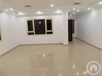 3 Bedroom Flat for Rent in Al Manqaf, Kuwait City - Beautiful 3 bedroom apt in mangaf.