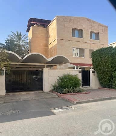 فیلا 9 غرف نوم للبيع في الرميثية، مدينة الكويت - Villa for sale in Rumaithiya, Block 9