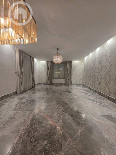 4 Bedroom Apartment for Rent in Salwa, Kuwait City - للابجار دور سكني بسلوي تشتطيب سوبر ديلوكس يتكون من صاله كبيرة