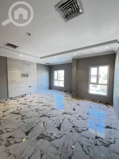 3 Bedroom Flat for Rent in Al Jabriya, Kuwait City - للإيجار | شقة في الجابرية – قطعة 5 شقة بمساحات مريحة، مناسبة للعائلات.
