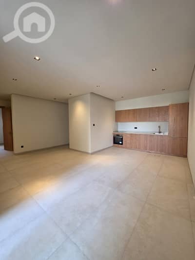 3 Bedroom Flat for Rent in Al Jabriya, Kuwait City - للابجار للعوايل فقط شقه بالجابريه تتكون من صاله كبيرة