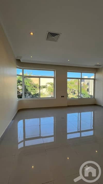 7 Bedroom Villa for Rent in Qurtuba, Kuwait City - للايجار فيلا قرطبه مع ديوانيه وحمام سباحة وسايق 3 ادوار