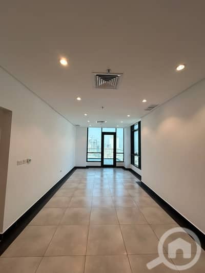 فلیٹ 4 غرف نوم للايجار في السالمية، مدينة الكويت - Semi-furnished duplex with balcony for rent in Salmiya فلیٹ 4 غرف نوم للايجار في السالمية، مدينة الكويت - Semi-furnished duplex with balcony for rent in Salmiya