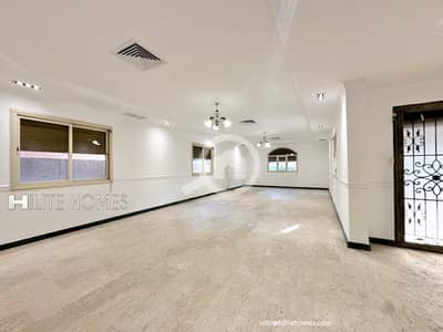 4 Bedroom Flat for Rent in Al Jabriya, Kuwait City - Four bedroom floor with private entrance for rent in Jabriya