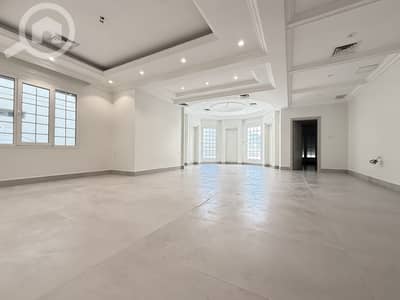 فلیٹ 4 غرف نوم للايجار في الشهداء، مدينة الكويت - Shuhada – Spacious, Four Bedroom Floor W/balcony