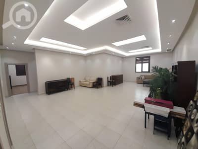 4 Bedroom Apartment for Rent in Al Funnayhil, Kuwait City - Spacious 4 Bedrooms Roof Floor Big Balcony in Sabha Al Ahmad area