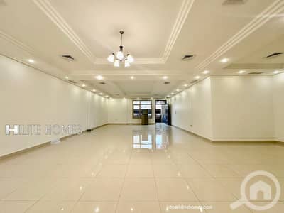 فلیٹ 5 غرف نوم للايجار في بيان، مدينة الكويت - Spacious Duplex for Rent in Bayan