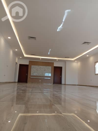 4 Bedroom Villa for Rent in Al Jabriya, Kuwait City - للإيجار دور وربع في الجابرية مع بلكون له مدخل خاص بروحه 4 Bedroom Villa for Rent in Al Jabriya, Kuwait City - للإيجار دور وربع في الجابرية مع بلكون له مدخل خاص بروحه