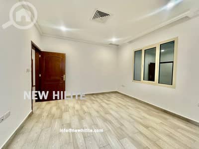 فلیٹ 4 غرف نوم للايجار في مبارك الكبير، مدينة الكويت - Four Master Bedroom Floor Apartment for Rent in Massayel
