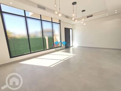 4 Bedroom Flat for Rent in Al Zahra, Kuwait City - Luxury 4 Bedroom Duplex with Private Yard & Entrance in Zahra 4 Bedroom Flat for Rent in Al Zahra, Kuwait City - Luxury 4 Bedroom Duplex with Private Yard & Entrance in Zahra