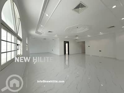 فیلا 8 غرف نوم للايجار في المنطقة الحرة، مدينة الكويت - Renovated 8-Bedroom Villa for Rent in Qortuba فیلا 8 غرف نوم للايجار في المنطقة الحرة، مدينة الكويت - Renovated 8-Bedroom Villa for Rent in Qortuba