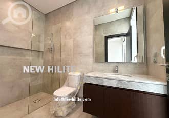 فلیٹ 3 غرف نوم للايجار في الروضة، مدينة الكويت - Spacious 3 Master Bedroom Floor for Rent in Rawda