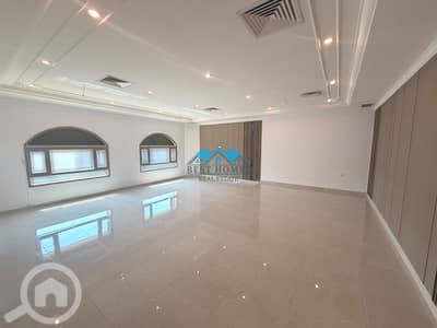 4 Bedroom Apartment for Rent in Salwa, Kuwait City - Spacious 4 Bedroom Apartment with 2 Entrances & Balcony in Salwa