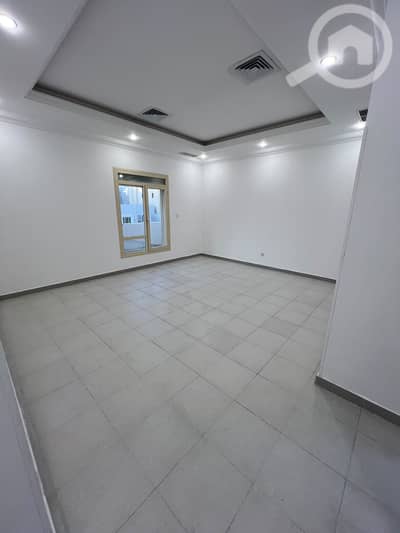 3 Bedroom Flat for Rent in Fnaitees, Kuwait City - للإيجار شقة مع بلكونة في الفنيطيس 3 Bedroom Flat for Rent in Fnaitees, Kuwait City - للإيجار شقة مع بلكونة في الفنيطيس