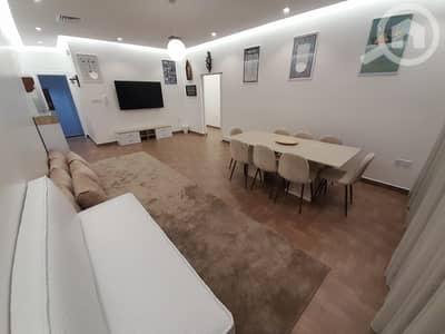 شقة 3 غرف نوم للايجار في الفنيحل، مدينة الكويت - Luxurious Fully Furnished 3 Bedrooms Apartment - Sabah Al Ahmad شقة 3 غرف نوم للايجار في الفنيحل، مدينة الكويت - Luxurious Fully Furnished 3 Bedrooms Apartment - Sabah Al Ahmad
