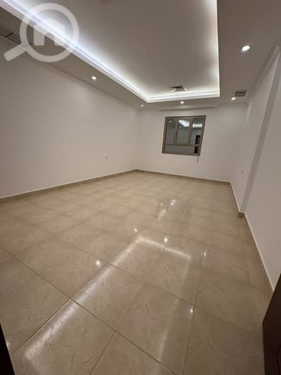 4 Bedroom Flat for Rent in Al Siddeeq, Kuwait City - للإيجار شقة بالصديق ارضي مدخل خاص ٤ غرف