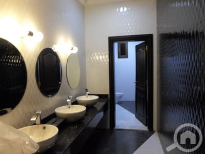 شقة 5 غرف نوم للايجار في ابو فطيرة، مدينة الكويت - 5 bedroom ground floor with yard in abu fatira