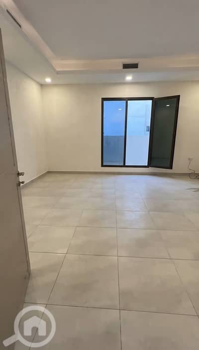 2 Bedroom Apartment for Rent in Fnaitees, Kuwait City - للإيجار شقة مع رووف في الفنيطيس