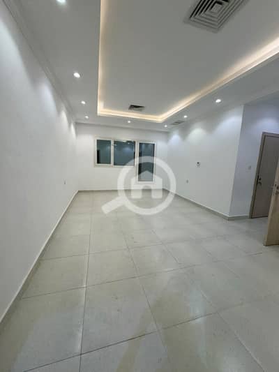 4 Bedroom Apartment for Rent in Salwa, Kuwait City - للإيجار بسلوي شقة دور اول ٤ غرف ماستر مع بلكونات