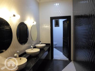 شقة 5 غرف نوم للايجار في ابو فطيرة، مدينة الكويت - 5 bedroom ground floor with yard in abu fatira