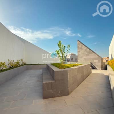 فلیٹ 3 غرف نوم للايجار في الروضة، مدينة الكويت - Three Master bedroom floor for rent in Rawda, Kuwait City