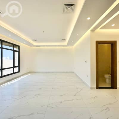 4 Bedroom Flat for Rent in Rumaithiya, Kuwait City - Spacious 4 Bedroom Floor with Balcony for Rent in Rumaithya