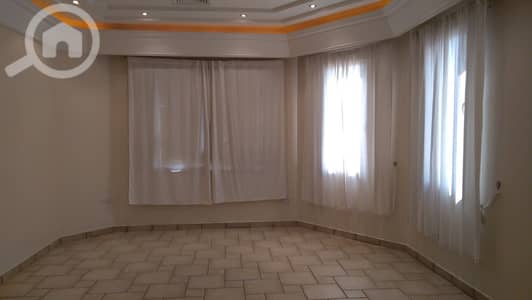 6 Bedroom Flat for Rent in Al Manqaf, Kuwait City - Beautiful Villa in mangaf. 6 bedrooms