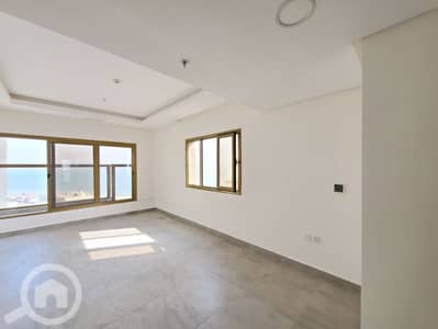 فلیٹ 2 غرفة نوم للايجار في السالمية، مدينة الكويت - Salmiya – sea view three bedroom apartments w/gym
