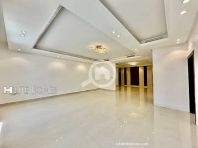 شقة 5 غرف نوم للايجار في فنيطيس، مدينة الكويت - Five bedroom floor for rent in Al Fnaitees