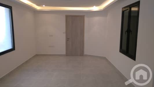 شقة 3 غرف نوم للايجار في الفنطاس، مدينة الكويت - Pets friendly 3 bedroom with terrace in fintas. on the sea side.
