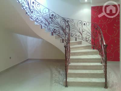فلیٹ 6 غرف نوم للايجار في العقيلة، مدينة الكويت - Beautiful villa in egaila. close to the gate mall and aum