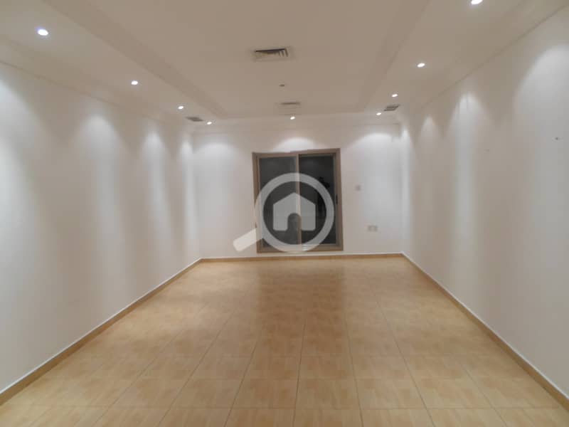 Pets friendly, nice & oversized 3 bedroom in fintas. Pets friendly, nice & oversized 3 bedroom in fintas.