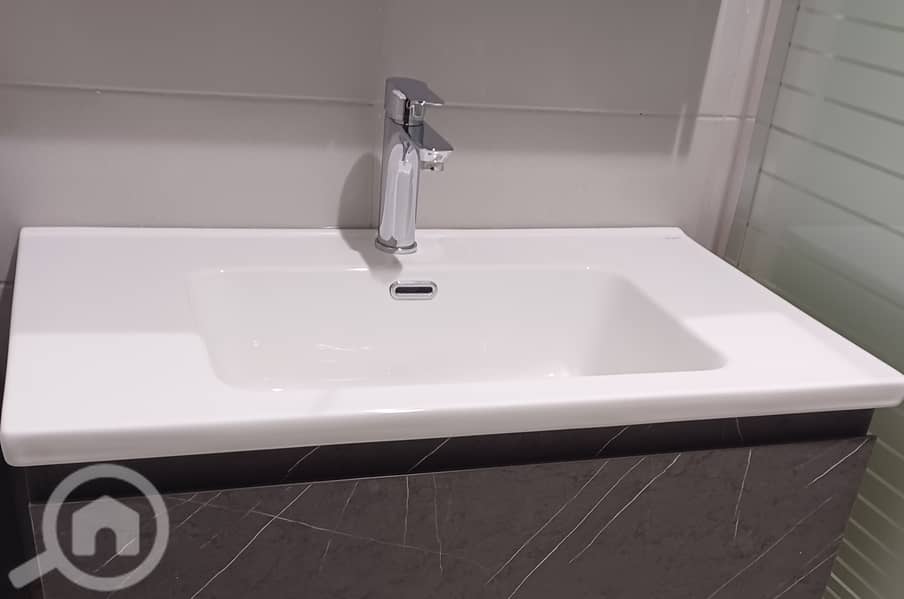 New 3 bedroom floor with terrace in fahaheel.