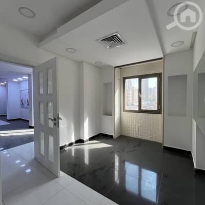 Other Commercial for Rent in Al Salmiya, Kuwait City - Full investment floor for rent in Salmiya, Block 6.