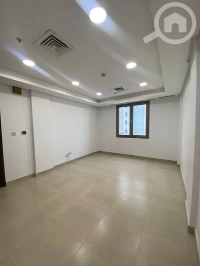 3 Bedroom Apartment for Rent in Maidan Hawalli, Kuwait City - للإيجار شقه ميدان حولي ثلاث غرف فيهم غرفه ماستر