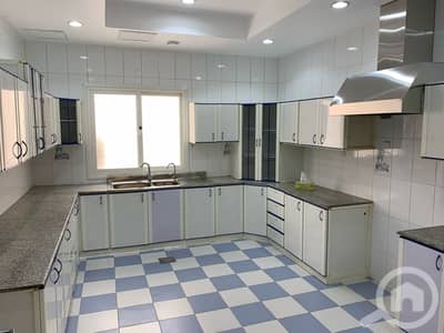 4 Bedroom Villa for Rent in Mishref, Kuwait City - للإيجار دور في غرب عبدالله مبارك